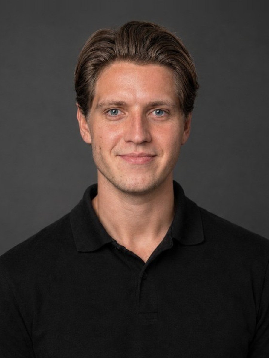 Portrait of Oliver Hansen